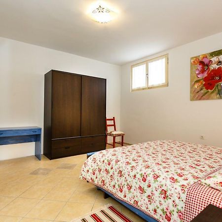 Apartments Danica Vrbnik Zewnętrze zdjęcie