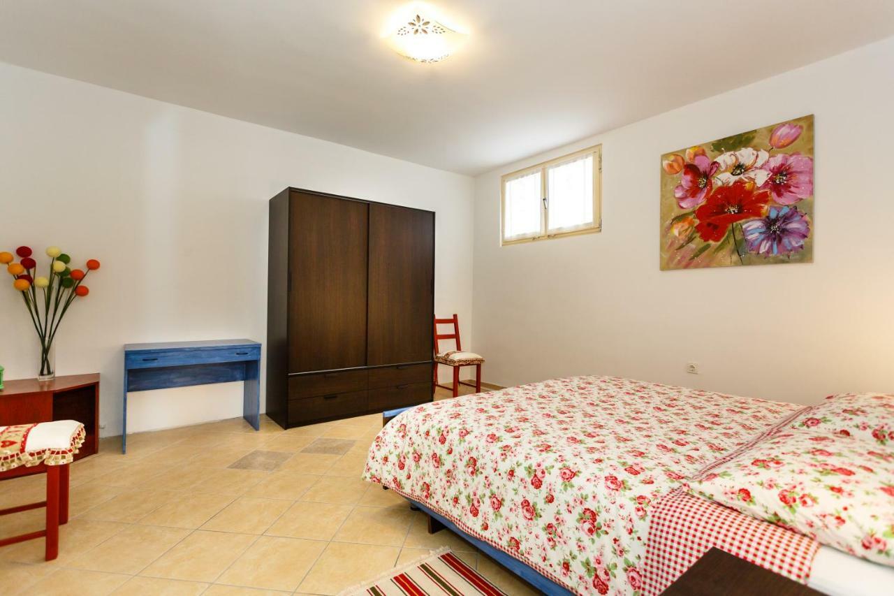 Apartments Danica Vrbnik Zewnętrze zdjęcie